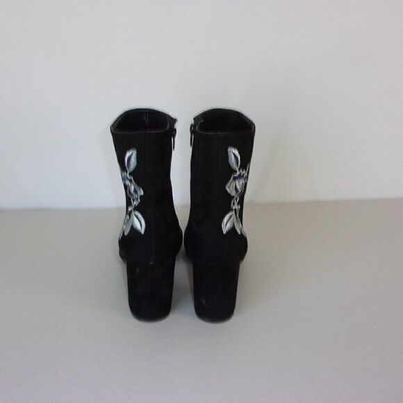 Report  Black Faux Suede Embroidered Roses block heeled boots size8.5 - Picture 3 of 4
